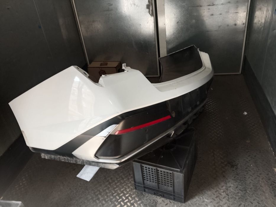 Задний бампер б/у оригинал