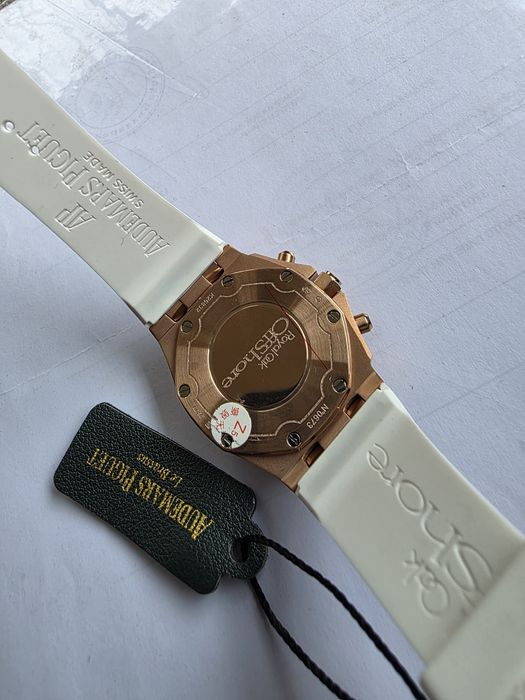 Дамски луксозен часовник Audemars Piguet 37 mm
Royal Oak Offshore 37mm in Rose Gold with Diamond Bez