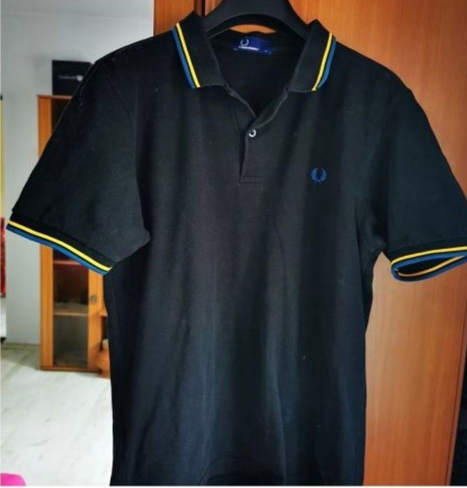 Vand tricouri Fred Perry original  stare buna XL!