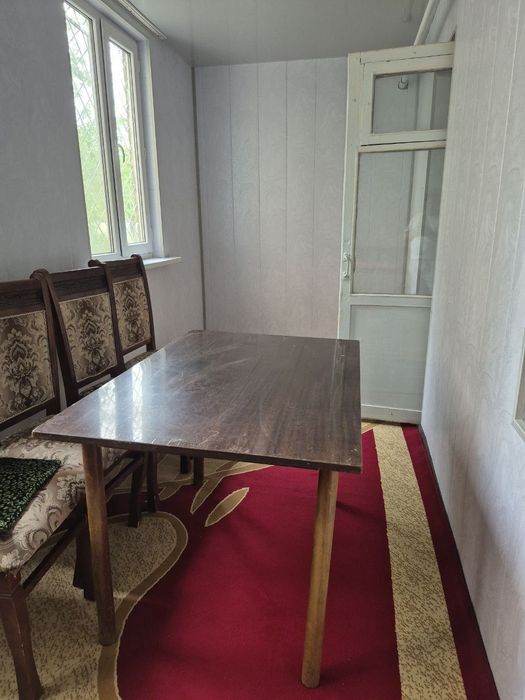 Сдается 1 ком кв в Чирчике 1 мкн 2 этаж балкон 2,6 дом кирпичный