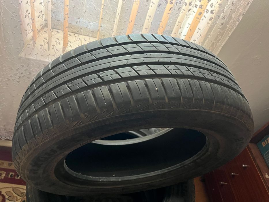 Шины 235/60 R18 .