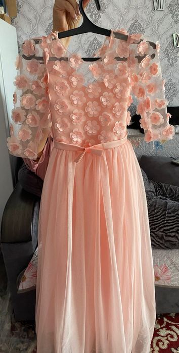 Продам платье красивое