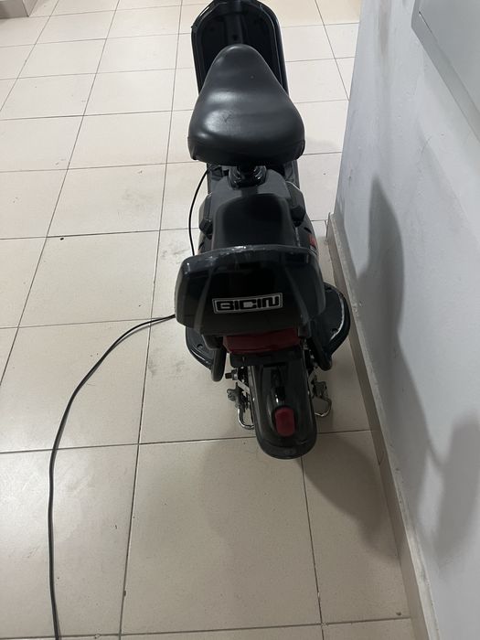 продается электро скутер ск8