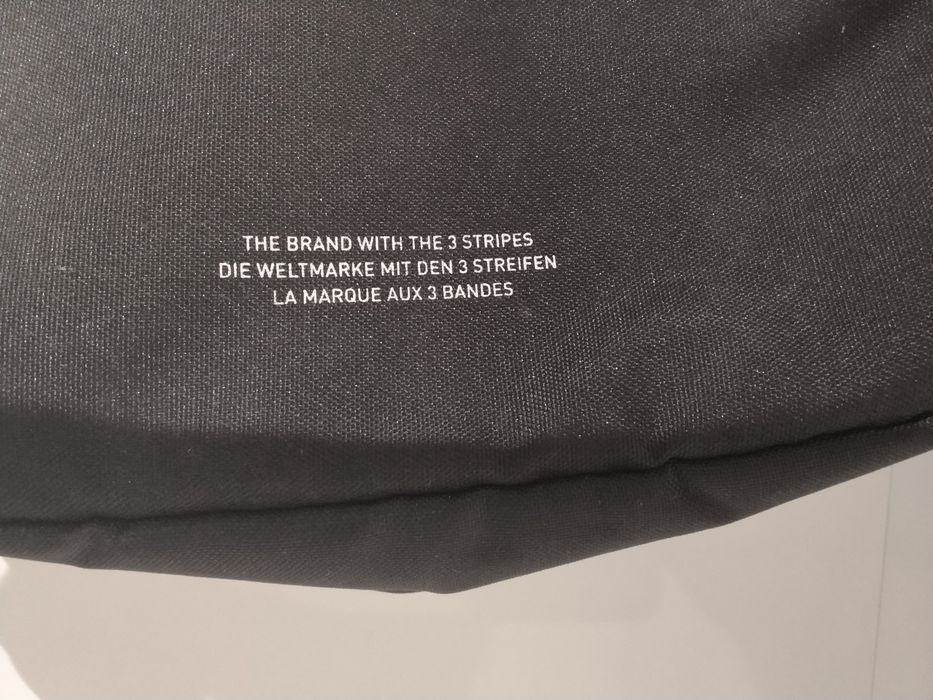 Голяма оригинална раница Адидас оригинал - и за мъже и за дами