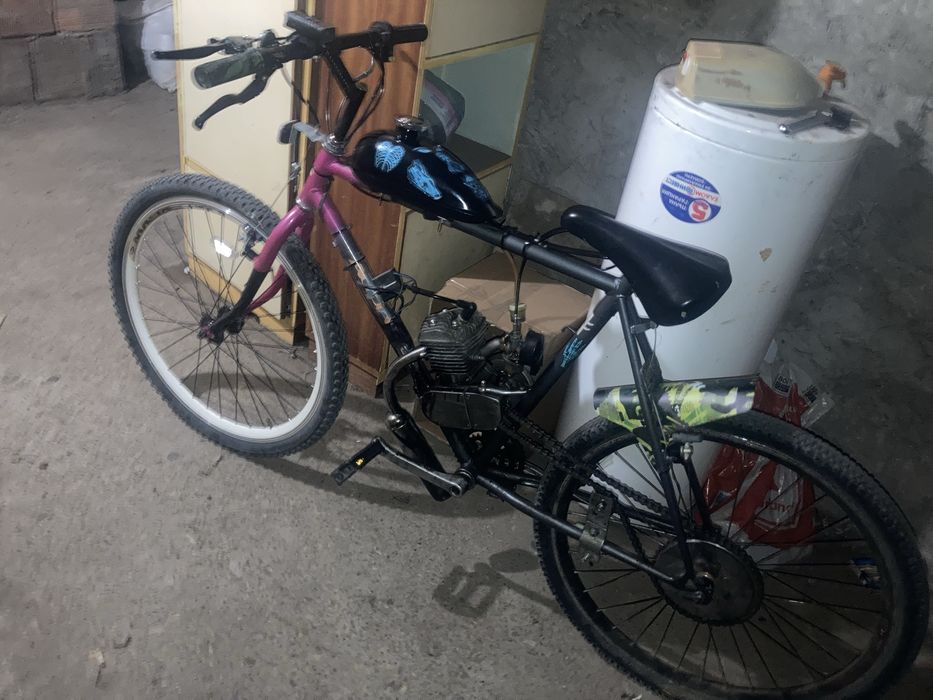 Продавам колело с двигател 80cc
