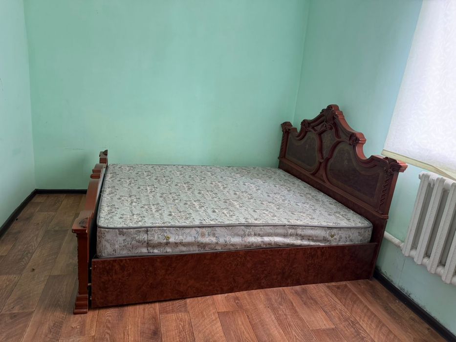 Продам спальный гарнитур