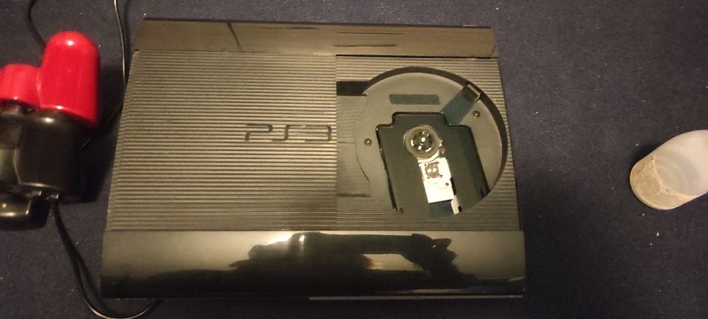 Play Stations PS 3 super slim.