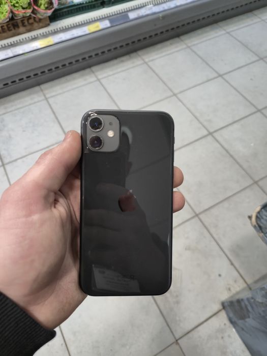 Продам или обменяю айфон 11