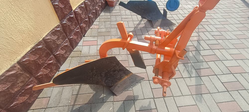 Pluguri cu o brazdă
