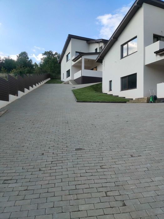 Vanzare case in Stolna Stolna • OLX.ro