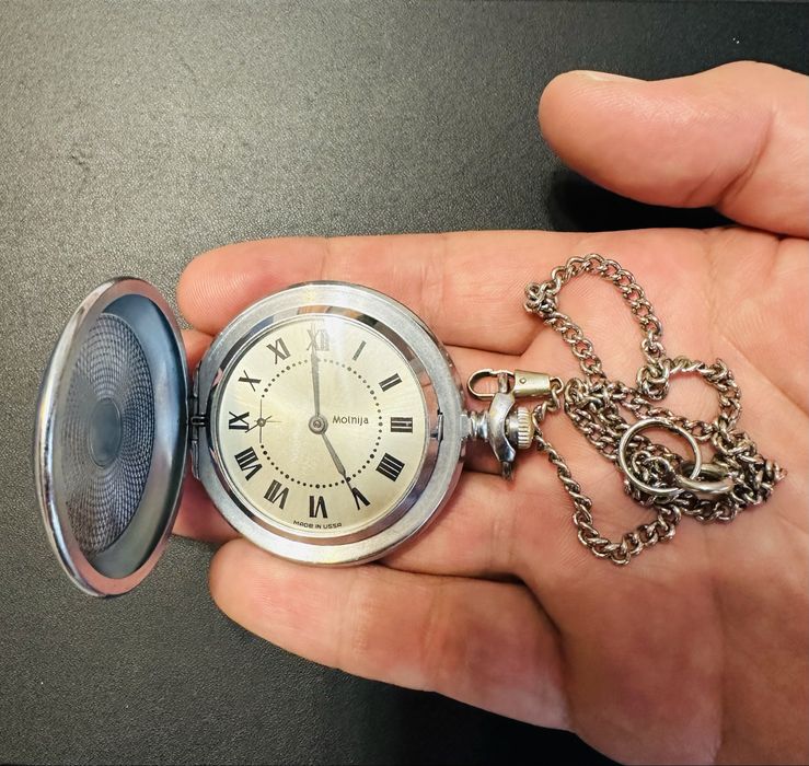 Продам винтажные часы "Молния"!