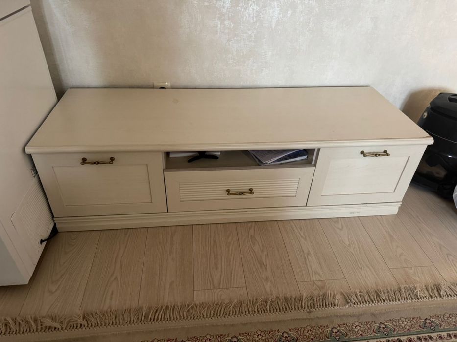 Прадам спальную мебель