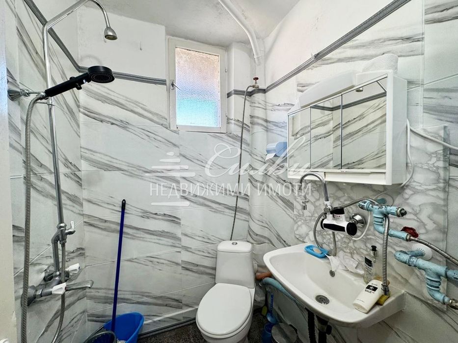 Продава се Тристаен апартамент в Шумен, Добруджански - 75 кв.м за 918 €/кв.м - Снимка #9