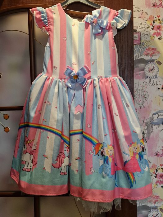 Платье на девочку