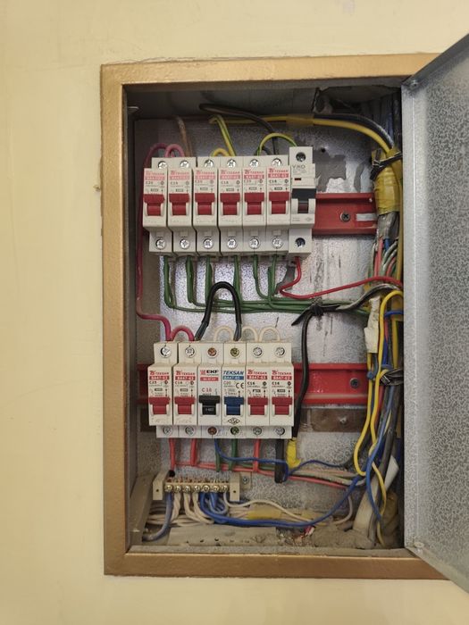 Elektr xizmatlari professional darajada 220v 380v