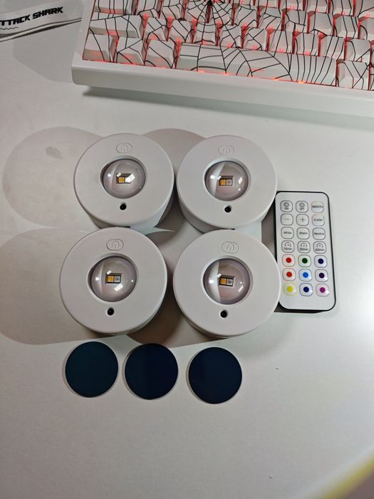 Комплект 4бр. LED RGB лампи с дистанционно – USB зареждане, Магнитни