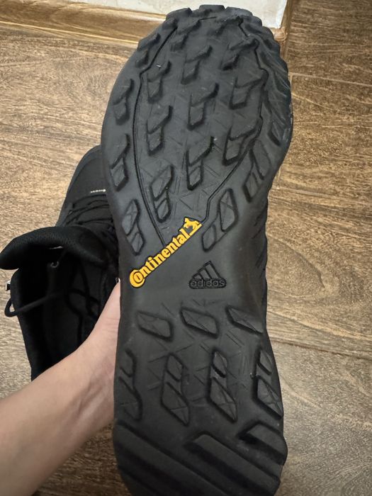 Кроссовки Adidas зима