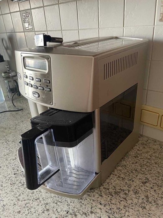 Кофемашина Delonghi Magnifica ESAM 3500.S
