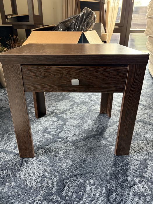 Нощни шкафчета и масички