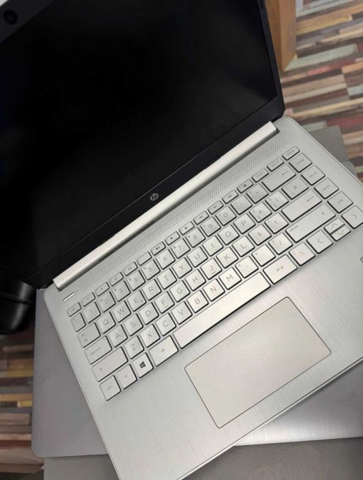 Laptop HP 14s-fq0023nq