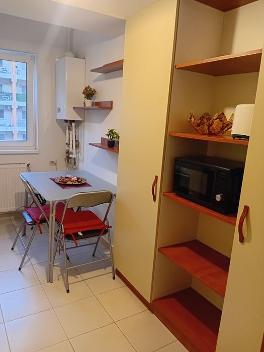 Închiriez garsoniera Confort City