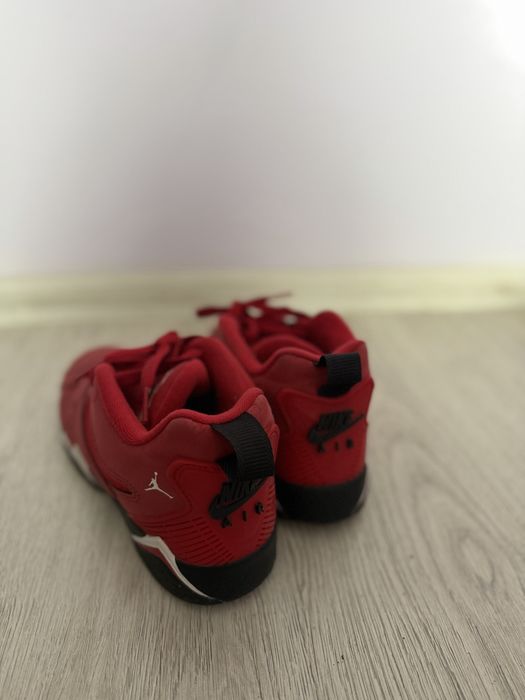 Оригинални маратонки Air Jordan MVP 92