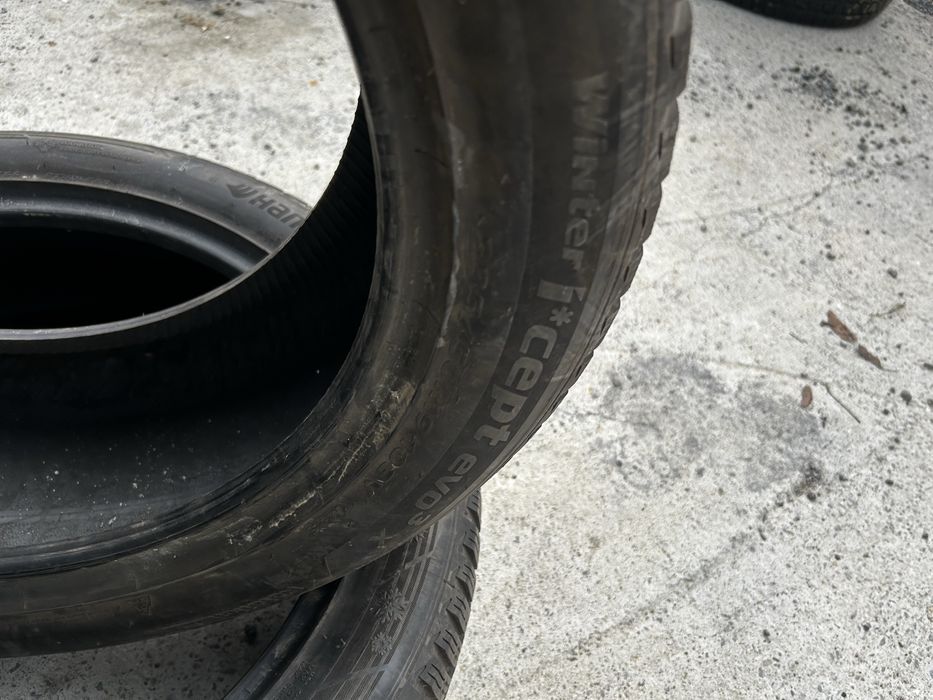 2бр Зимни гуми Hankook 235/50R19