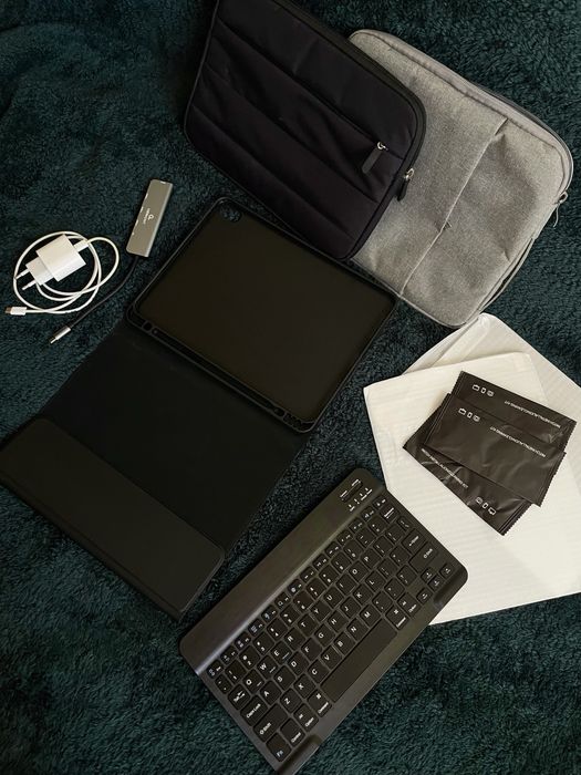 iPad Air 4 (2020) 64GB + Apple Pencil и аксесоари