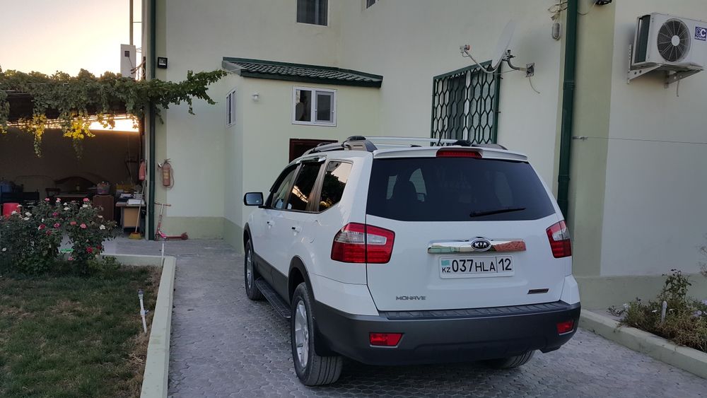 Автомобиль Киа Мохаве 3,8 газ-бензин