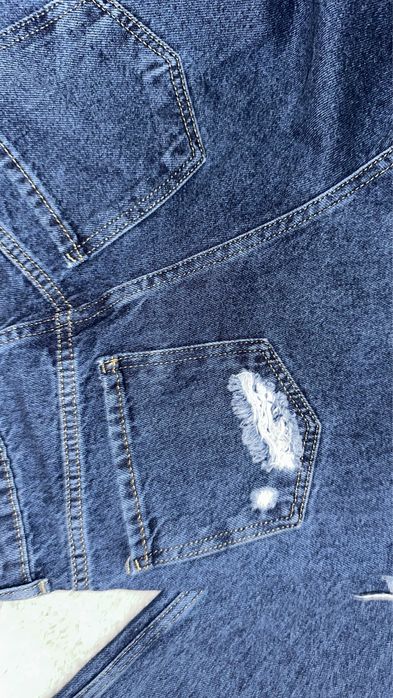 Дънки размер S/M чисто нови