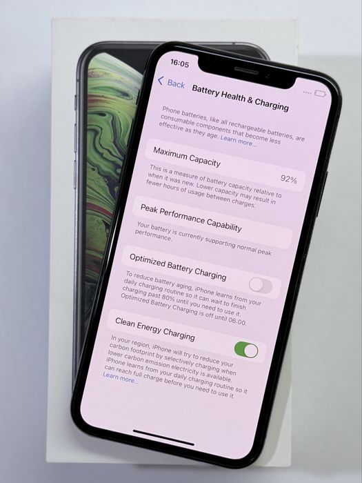 iPhone XS Black 92% battery
