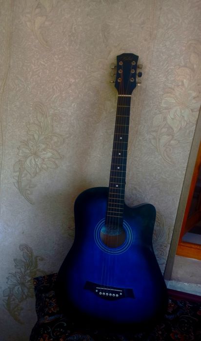 Gitara sotiladi + sumka, ideal holat, yangi boshlovchilar uchun zo‘r