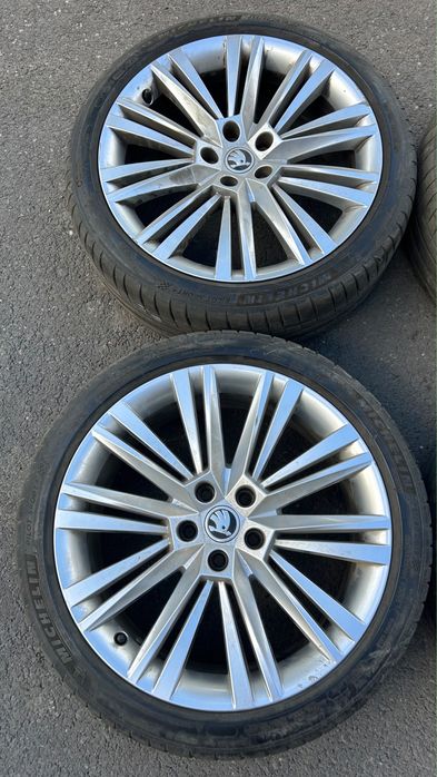 Jante Skoda R19 superb 235/40/19 vara