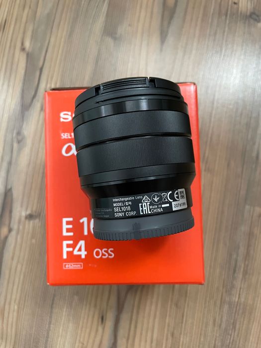 обектив Sony E 10-18mm f/4 OSS