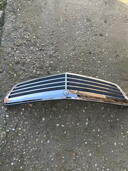 Vand grila mercedes w204