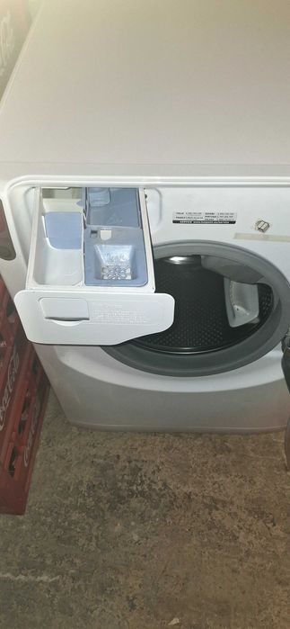Пералня със сушилня Hotpoint Ariston Aqualtis (9/7 кг) – за части