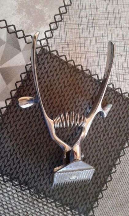 Машинка за мелене и точене,стар метър и машинка за подстригване