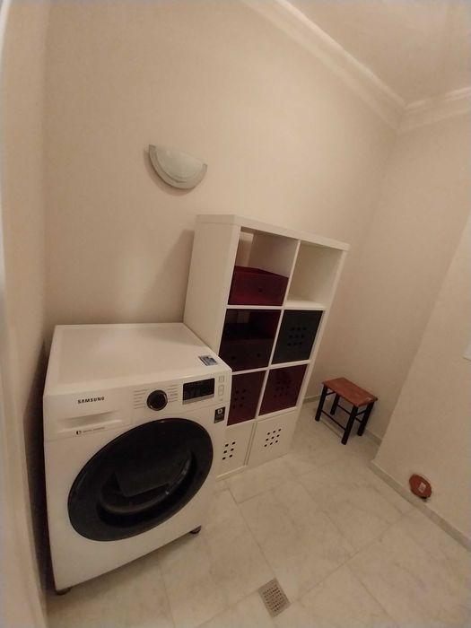 Дава под наем тристаен апартамент