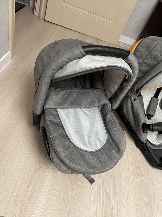 Продам коляску 3 в 1