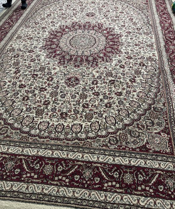 Продам ковер 2,5Х3,5