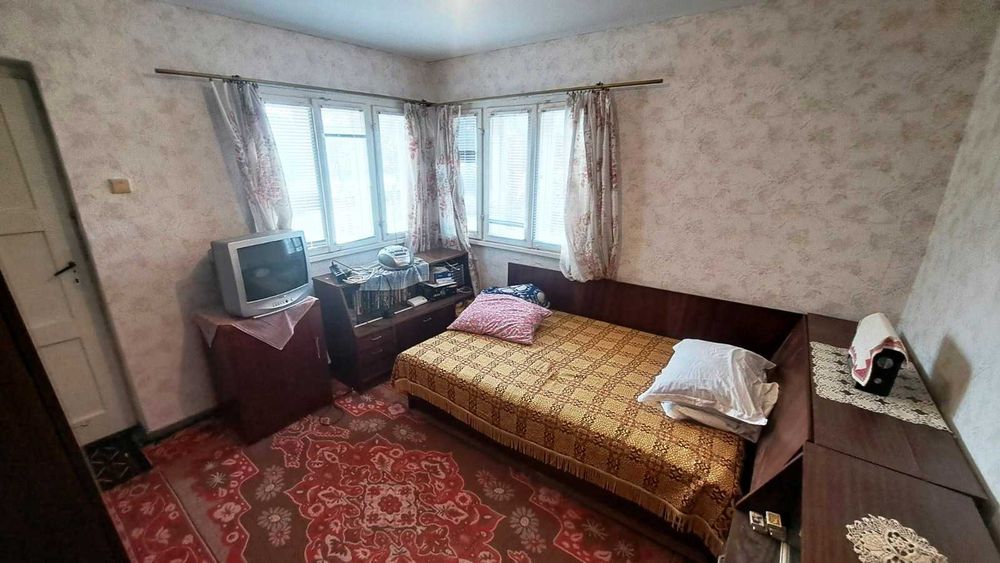 Продава се Къща в Русе, Център - 158 кв.м за 235 €/кв.м - Снимка #16