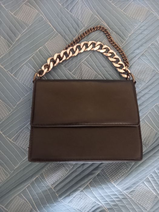 Элегантная сумка с цепочкой