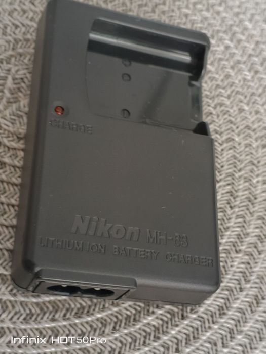 Încărcător Nikon MH-63