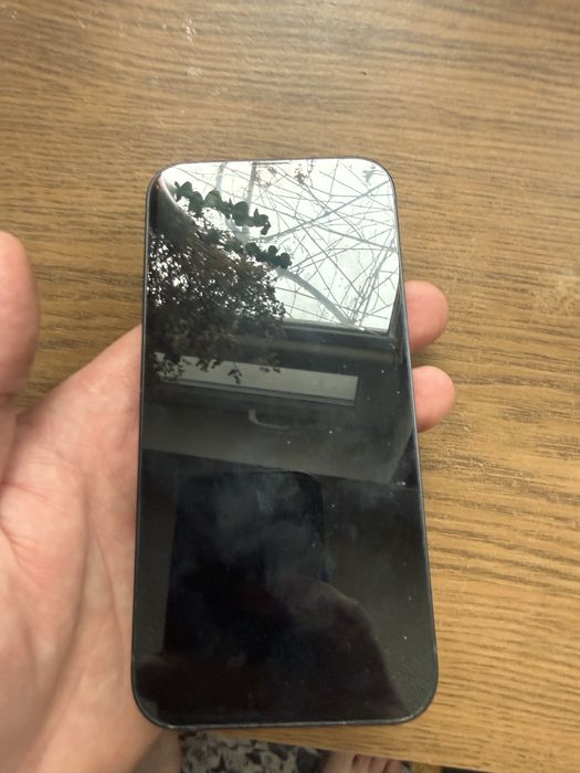 Продам айфон 13