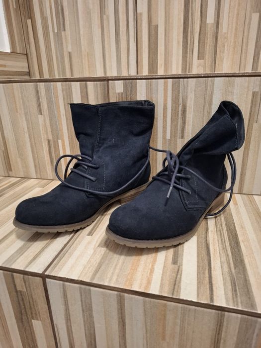 Pantofi cu toc/ ghetuțe