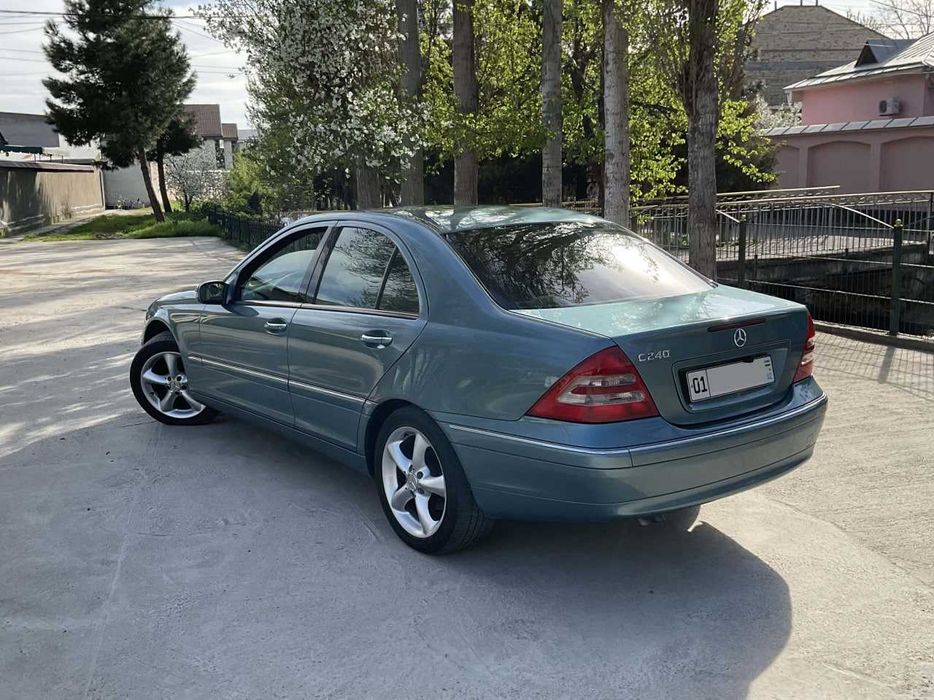 Mercedes-Benz C240 (W203), 2001 год, седан, автомат, бензин