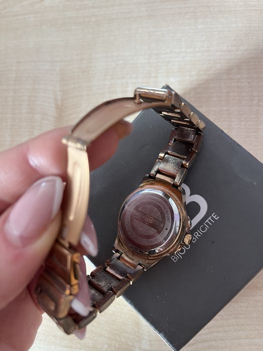 Дамски часовник