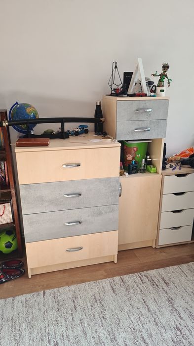 Mobila camera copii tineret (șifonier + comode)