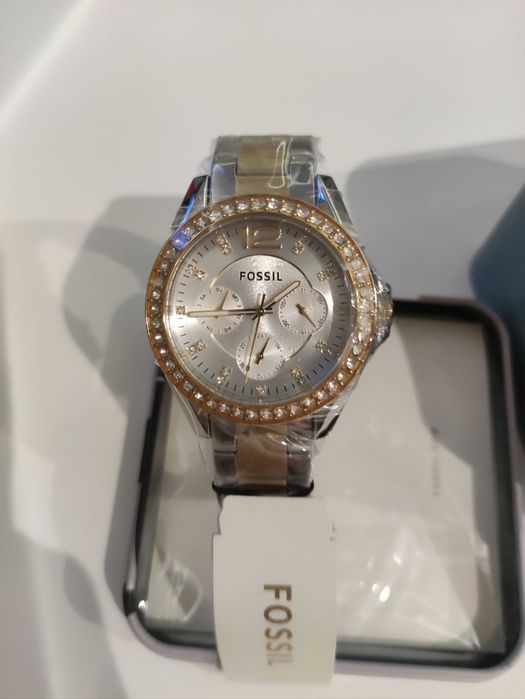 НАМАЛЕН НОВ Дамски часовник Fossil Reley