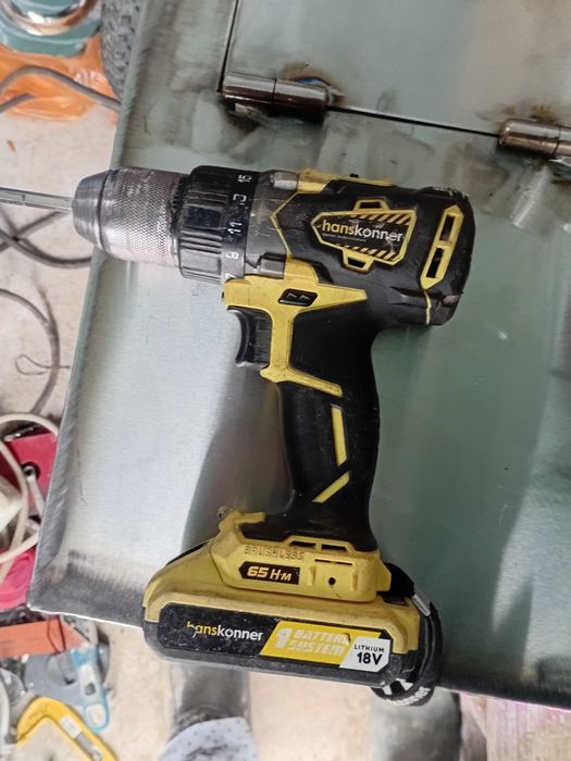 Шурупавёрт безщёточный